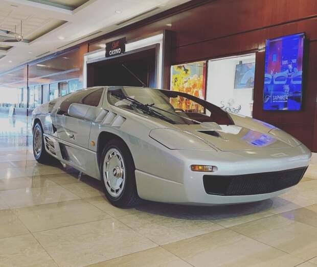 2. Isdera Imperator 108i 1991 года (№W09108215KWJ02021) продан за €690,000 (66 000 000 руб.)