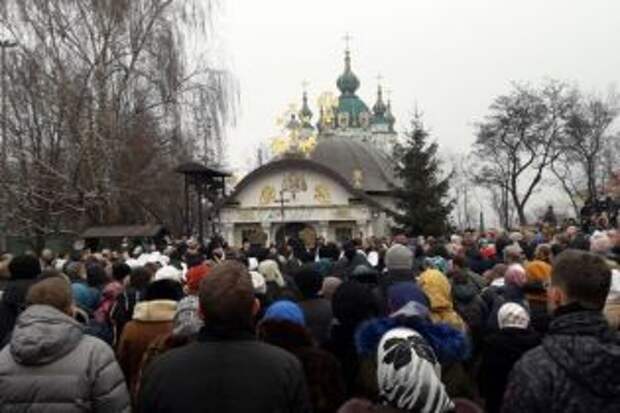 В Верховной Раде требуют снести храм УПЦ в Киеве