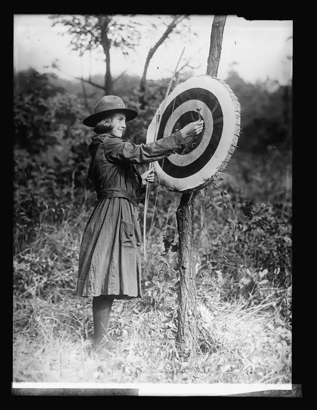 Американский мальчик разведчик 8. Скауты США 1930. Девочки Скауты. Девочка бойскаут. Американские Бойскауты 30х.