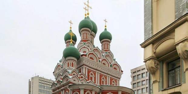 Патриарх Московский и всея Руси призвал воздержаться от посещения храмов. Фото: mos.ru