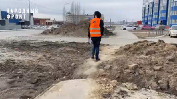 Барнаульцы взялись за лопаты, чтобы самостоятельно починить дороги