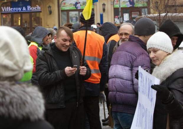 Киевляне за чистый город и против фашистов