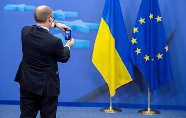Украина в пролете, ЕК отложила вопрос об отмене виз для украинцев