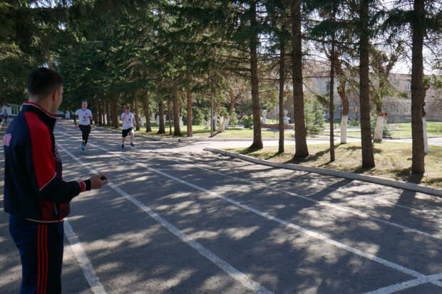 В центре обеспечения Омского ракетного объединения началась сдача проверки по физической подготовке за зимнее полугодие