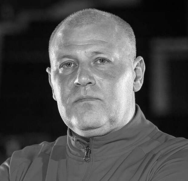 Тренер по хоккею с мячом Олег Андрющенко ушел из жизни в возрасте 48 лет
