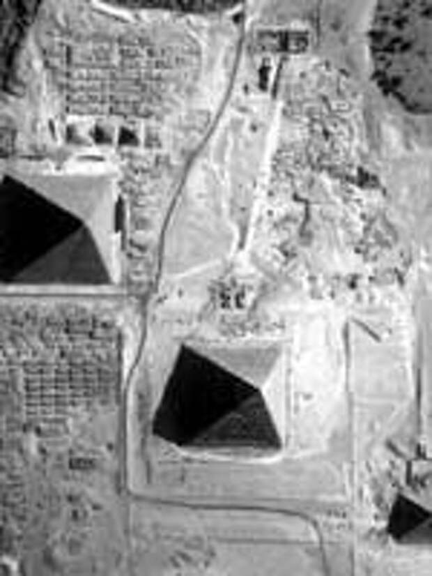 Пирамиды на плато Гизы в Египте