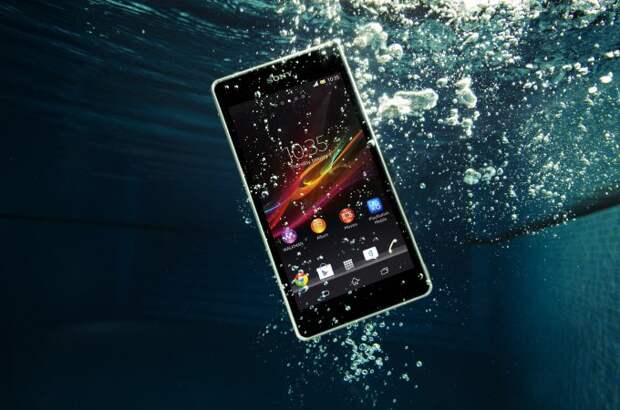 Sony запрещает эксплуатировать защищённые смартфоны под водой (4 фото)