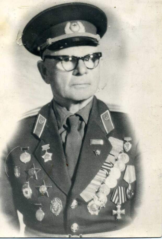 Неизвестный советский офицер - Георгиевский кавалер.