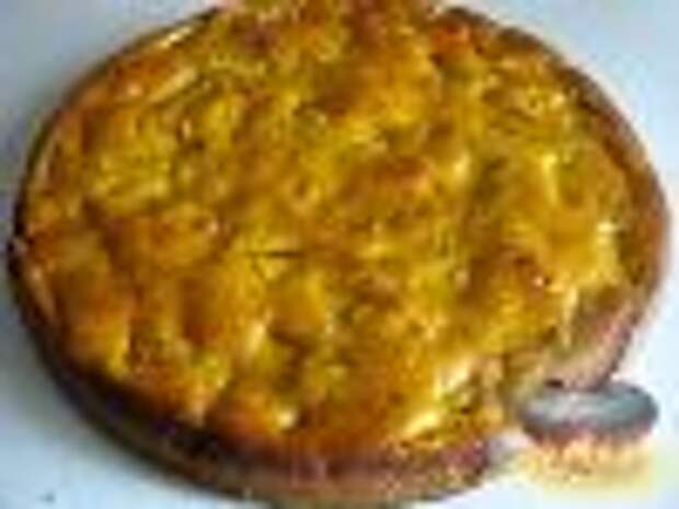 Фото к рецепту: Ароматный яблочный пирог на соке