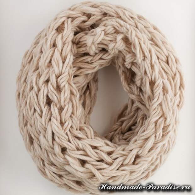 Вязание руками объемного шарфа (1)