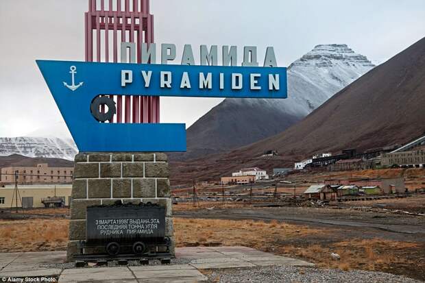 2CB8A31200000578-3247748-Named_after_a_pyramid_shaped_mountain_Pyramiden_Norway_was_a_Sov-a-1_1443510847200