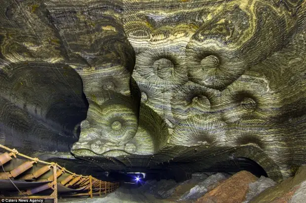 Соляная шахта на Урале: самое потрясающее подземелье России, а возможно, и мира