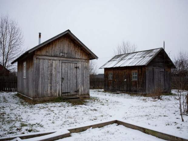 Владельцев таких бань и сараев на участках заставят всё переделать с 1 марта