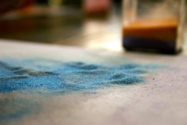 Радуга в бутылке из соли.