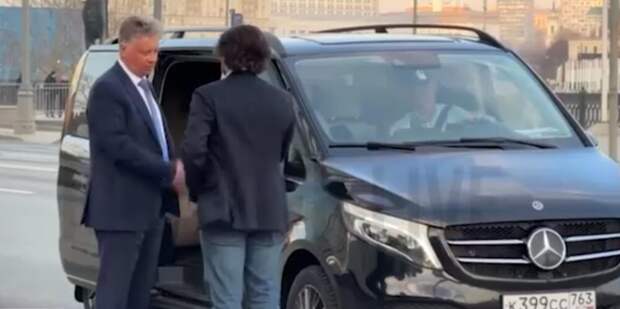 Глава «АвтоВАЗа» Максим Соколов обсудил доминирующее положение «Лады» на российском авторынке и уехал на Мерседесе