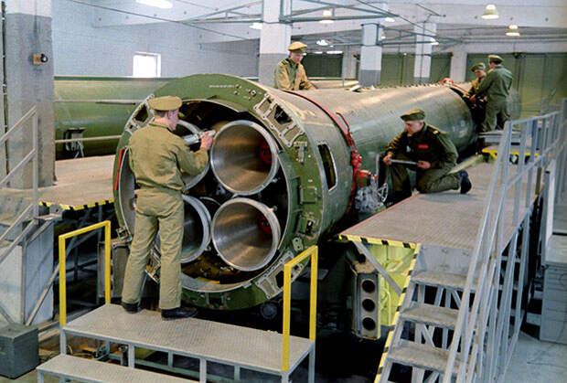 Ликвидация ракет Р-12 по договору РСМД на базе Лесная в Брестской области Белорусской ССР.