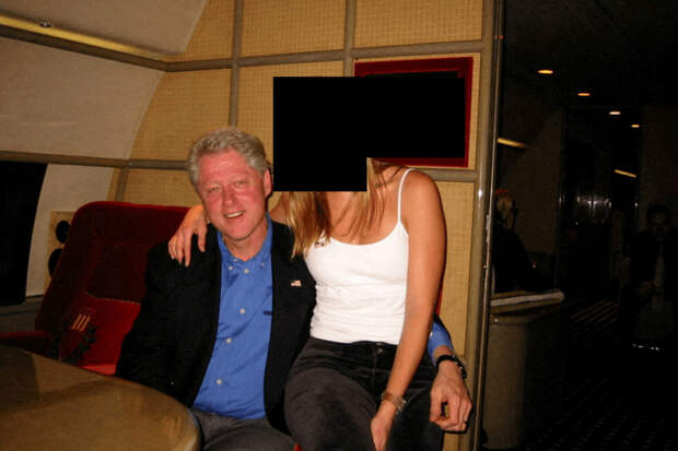 Клинтон на допросе заявил, что не помнит, посещал ли дом Эпштейна