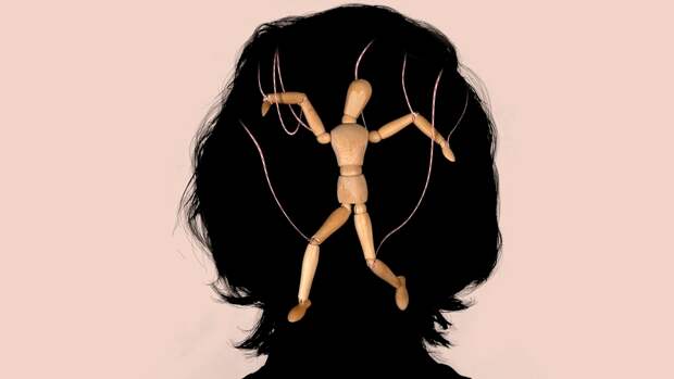 Психологи объяснили, почему умные люди иногда верят в теории заговора