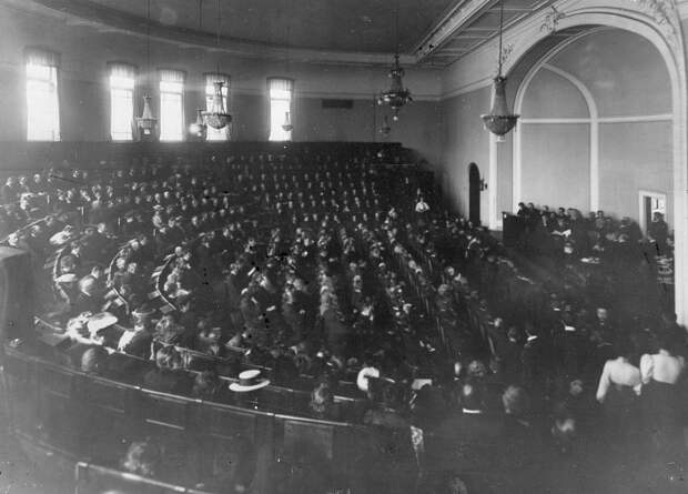 1906. Совещание выборщиков в Первую Государственную думу в Тенишевском училище
