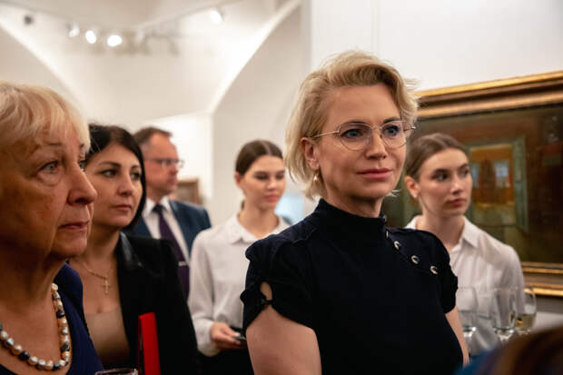 Классическая живопись и православные мотивы: В Твери открылась выставка объединения "Русскiй Мiръ"