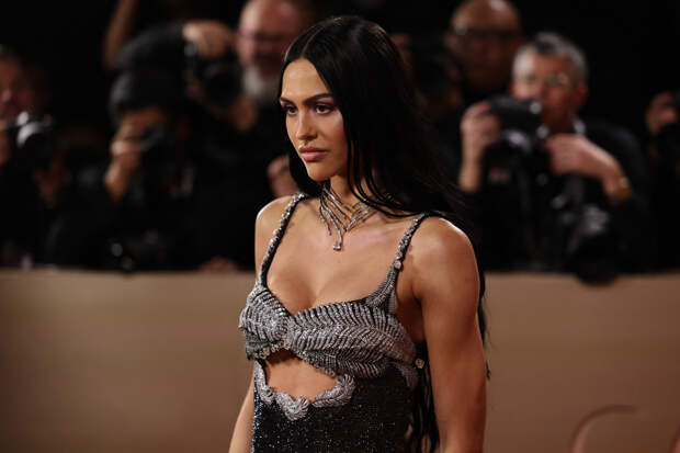 Дочь популярной телеведущей обнажила ягодицы для журнала