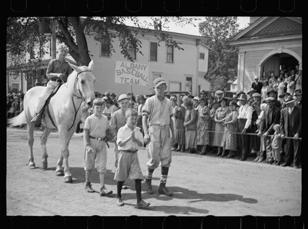 12. Парад на главной улице города. Олбани, штат Вермонт. Сентябрь 1936 года. америка, великая депрессия, кризис