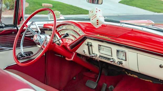 Mercury Montclair Sun Valley 1955 с прозрачной крышей