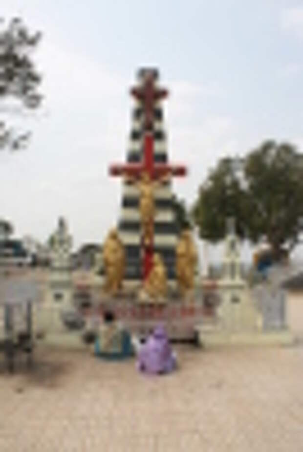 Кликните для увеличения Мемориал на месте мученической кончины апостола Фомы.