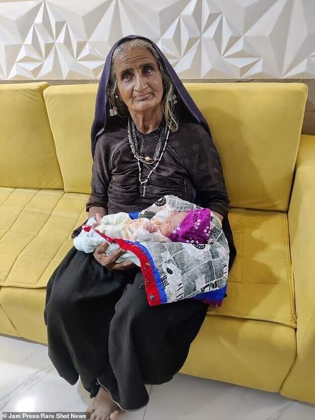 Жительница Индии родила своего первенца в 70 лет Жительница Индии родила своего первенца в 70 лет