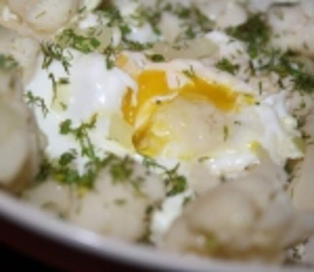 Яичница с цветной капустой и пармезаном