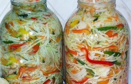 5 вкуснейших рецептов салатиков из капусты на зиму...