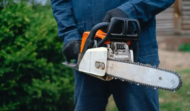 Житель Карелии распилил резаком чужой МАЗ