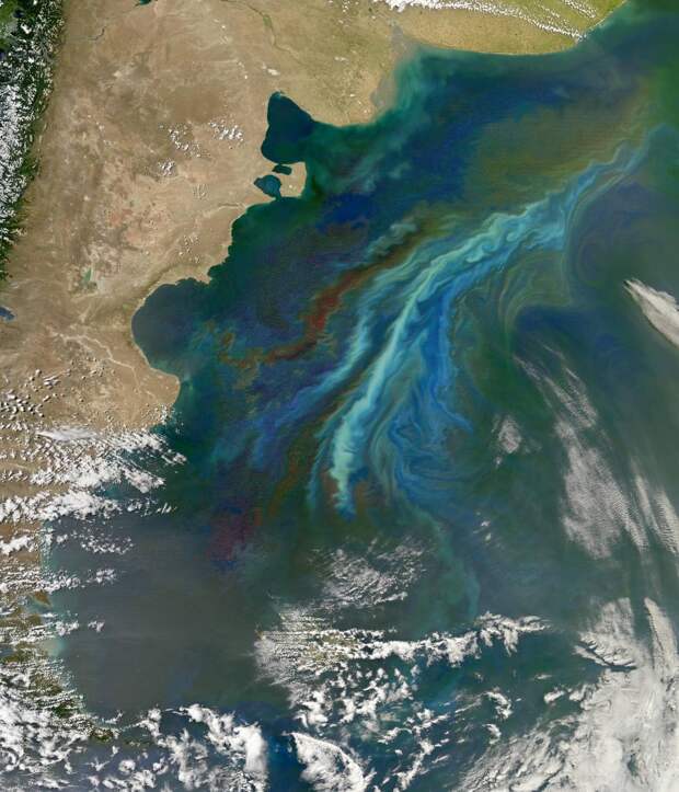 NASA ко Дню Земли показало лучшие снимки нашей планеты