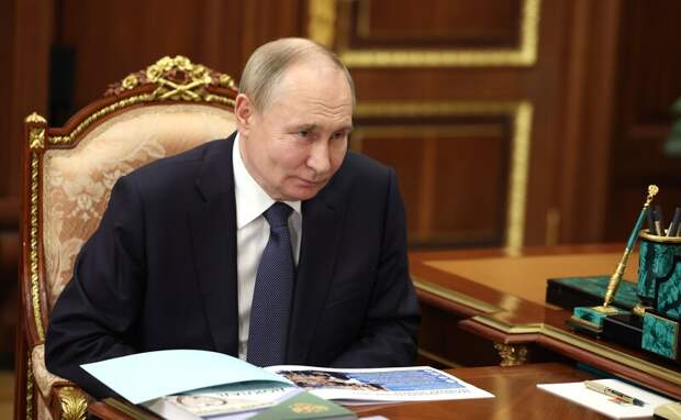 Путин продлил выплаты многодетным семьям по погашению ипотеки до 2030 года