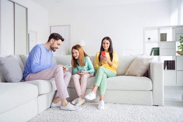 Иерей Лукьянов призвал формировать дружелюбную для семей информационную среду