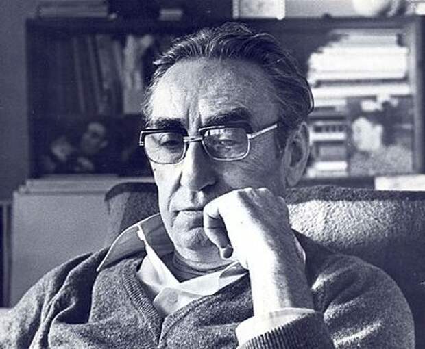 https://upload.wikimedia.org/wikipedia/commons/thumb/8/80/%D0%A1%D0%BE%D0%B9%D1%84%D0%B5%D1%80%D1%82%D0%B8%D1%81_%D0%9B%D0%B5%D0%BE%D0%BD%D0%B8%D0%B4_%D0%92%D0%BB%D0%B0%D0%B4%D0%B8%D0%BC%D0%B8%D1%80%D0%BE%D0%B2%D0%B8%D1%87_.jpg/401px-%D0%A1%D0%BE%D0%B9%D1%84%D0%B5%D1%80%D1%82%D0%B8%D1%81_%D0%9B%D0%B5%D0%BE%D0%BD%D0%B8%D0%B4_%D0%92%D0%BB%D0%B0%D0%B4%D0%B8%D0%BC%D0%B8%D1%80%D0%BE%D0%B2%D0%B8%D1%87_.jpg