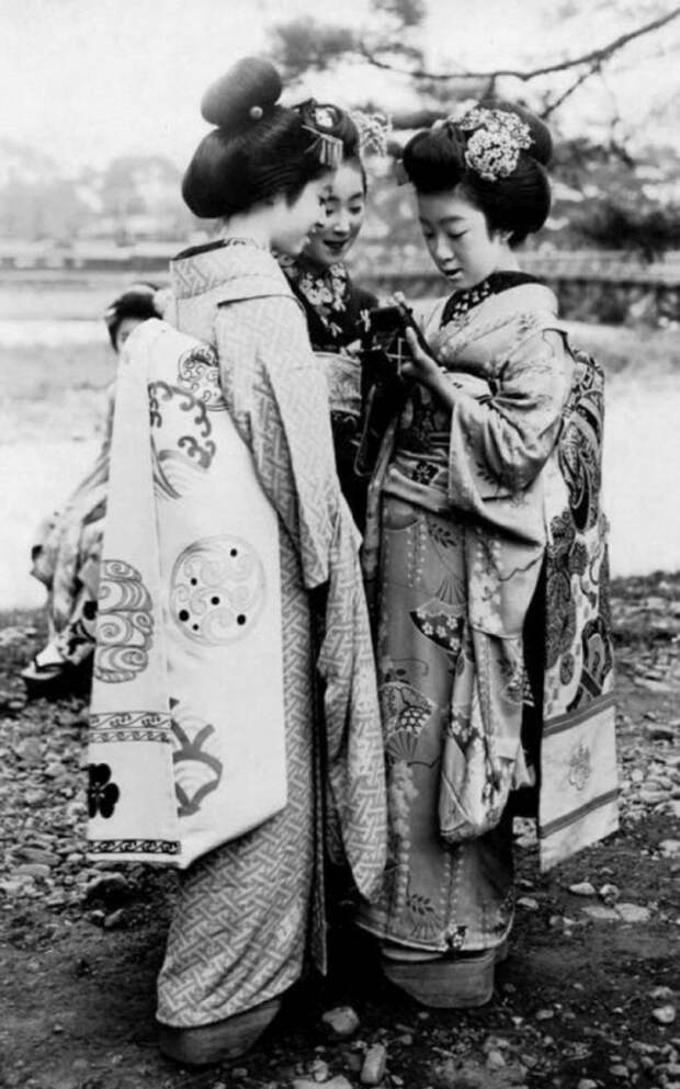 Geishas in the 1920s