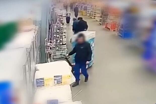 В Тюменской области мужчину задержали за кражу 1400 кг огурцов из гипермаркетов