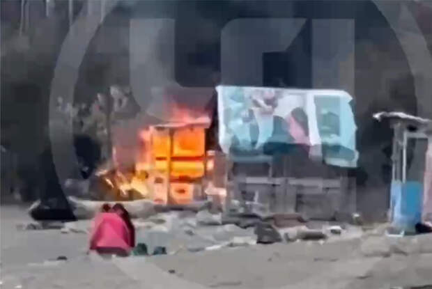 Туристы устроили пожар на пляже российского курорта и попали на видео