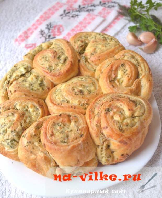 Пирог Семейка с сыром фета и зеленью