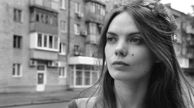 Основательница Femen Оксана Шачко покончила жизнь самоубийством (2 фото)