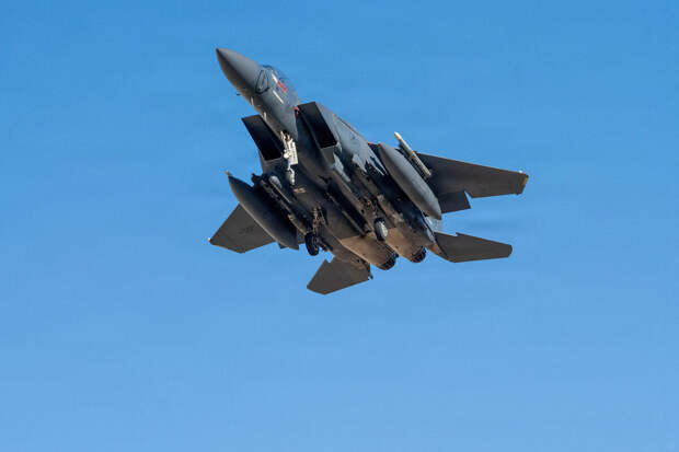 Telegraph: США отправили спецназ в Иран для спасения летчика F-15