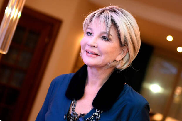 Хирург Балакеримова: 72-летняя Веденеева могла недавно сделать подтяжку лба