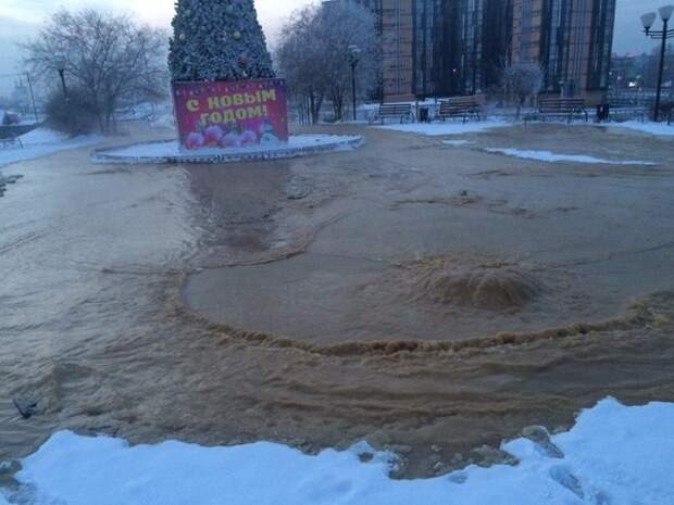 СМИ: В России город утонул в нечистотах. Фото 1