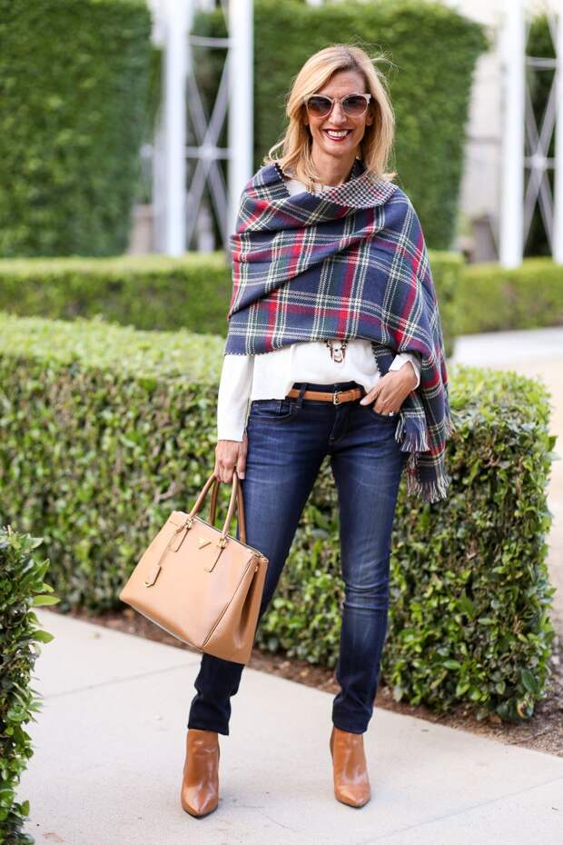 Jacket-Society-Our_new_Reversible_Plaid_And_Hounds_Tooth_Wrap-1084
