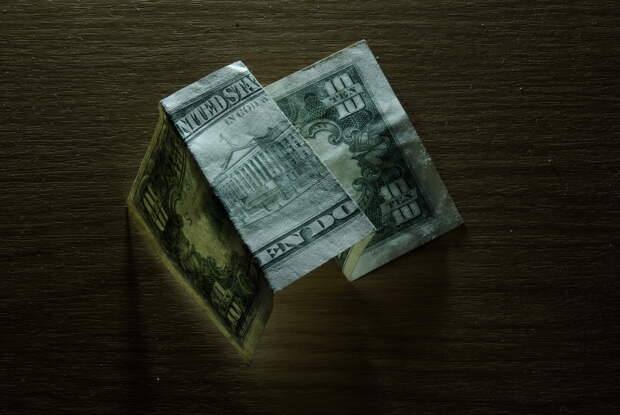 В Госдуме предположили, что вскоре доллар «никому не будет нужен»
