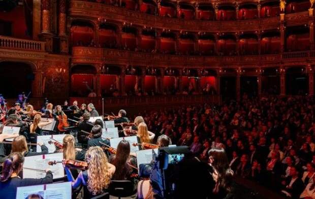 Всероссийский юношеский симфонический оркестр Юрия Башмета впервые выступил с концертом в Будапеште