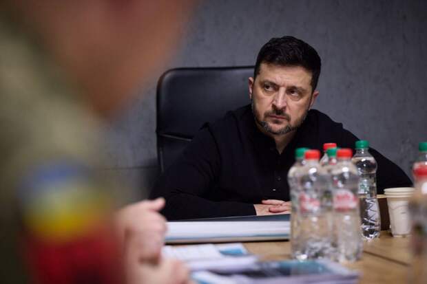 Зеленский уступил Залужному и Буданову в рейтинге доверия украинцев