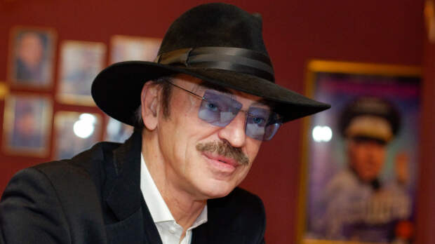 Михаилу Боярскому — 76 лет: главные фильмы с актером