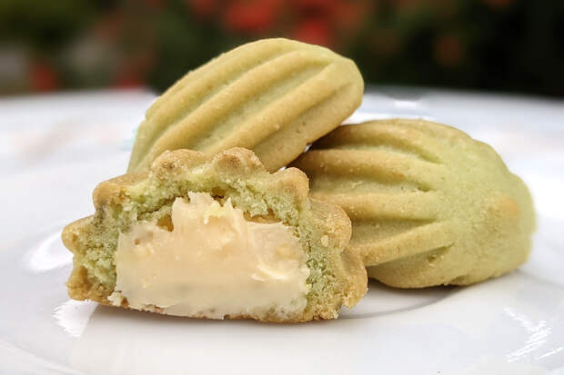 Библиотекарь решил попробовать пирожное и спровоцировал приезд пожарной бригады